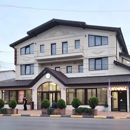 Hotel Bacsoridana Tecuci エクステリア 写真