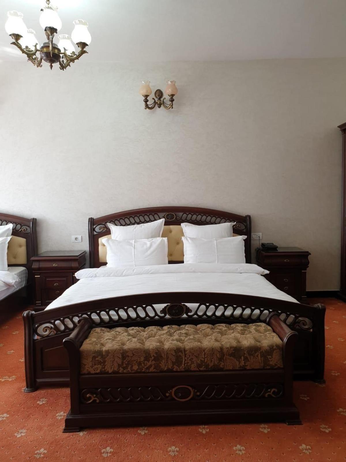 Hotel Bacsoridana Tecuci エクステリア 写真