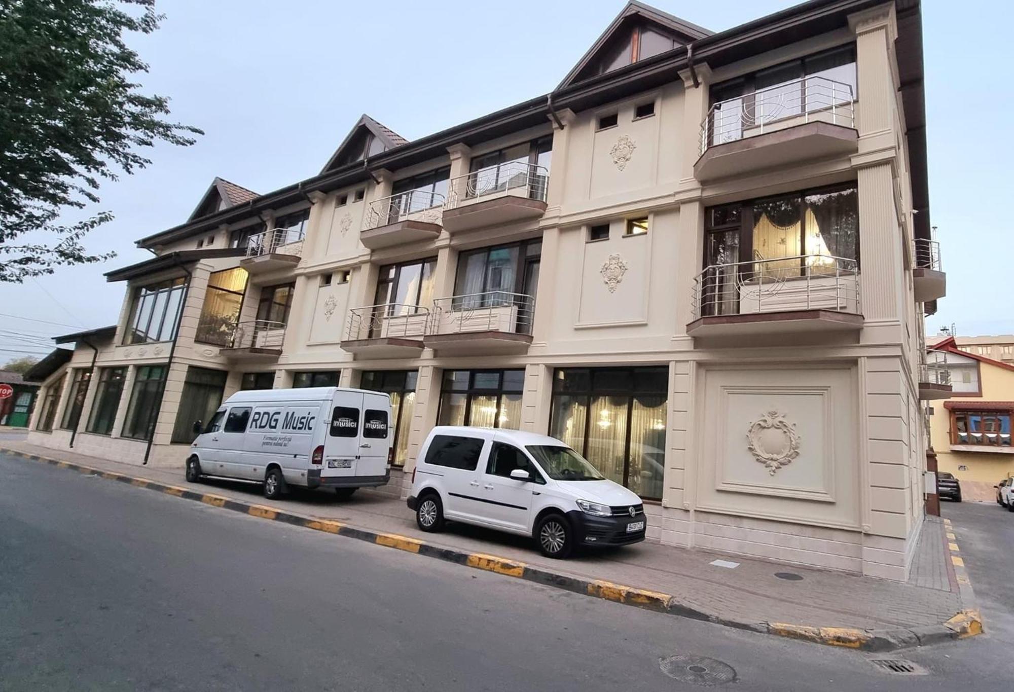 Hotel Bacsoridana Tecuci エクステリア 写真